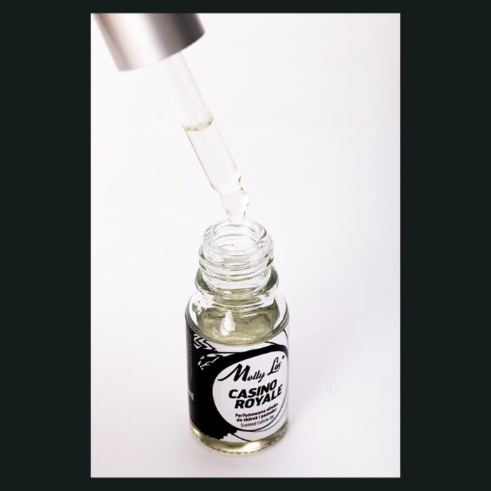 Óleo de cutícula Molly Lac 10 ml. Casino Royale